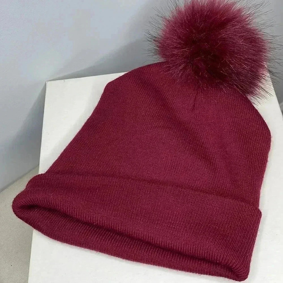 Charlotte Russe Burgundy PomPom Hat - Picture 1 of 6